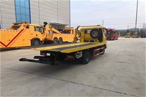 下花园非事故拖车